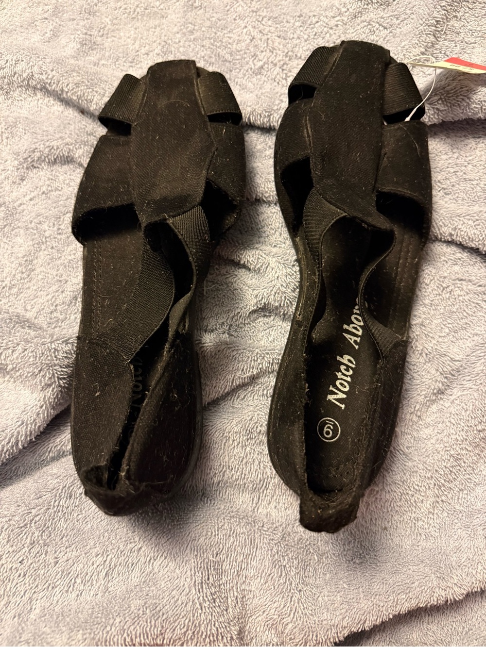 Women’s black sandals